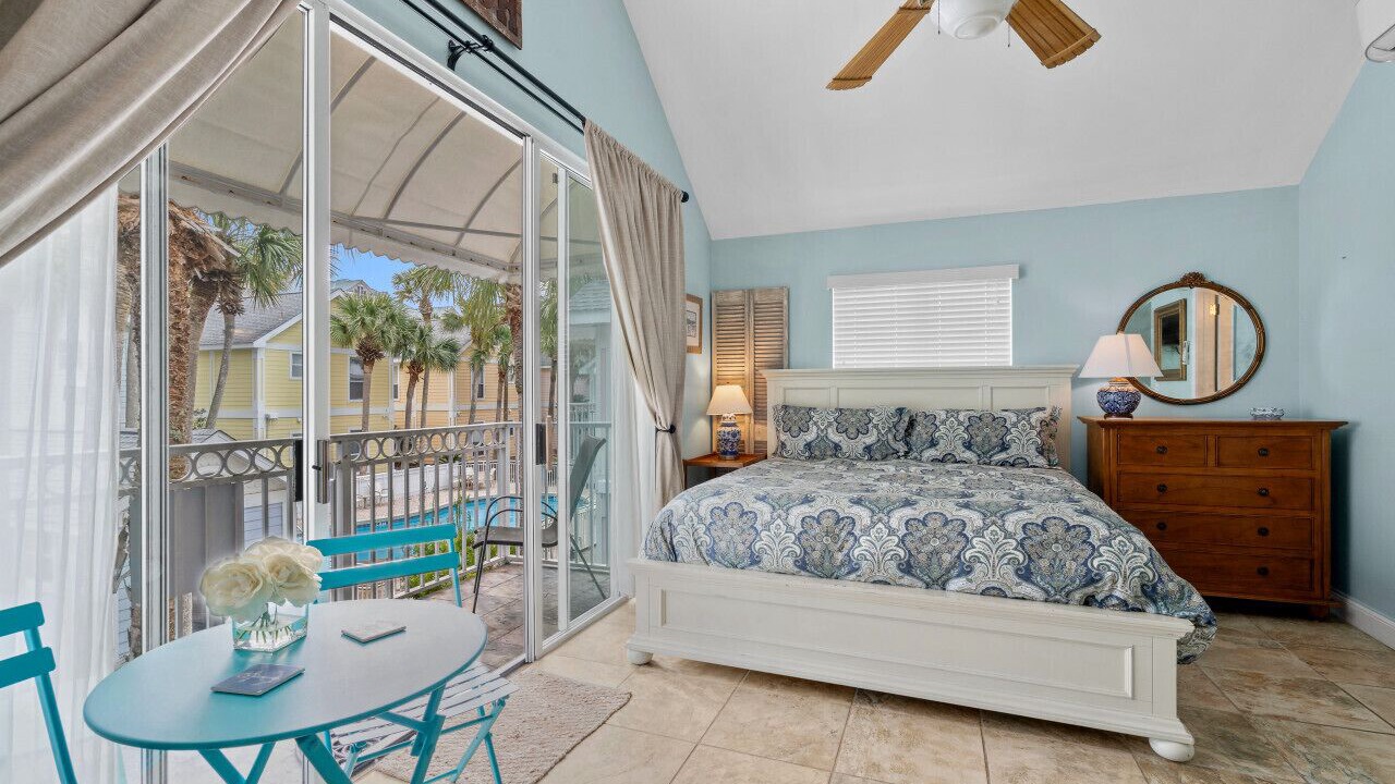Photo of Bedroom in Crystal Beach