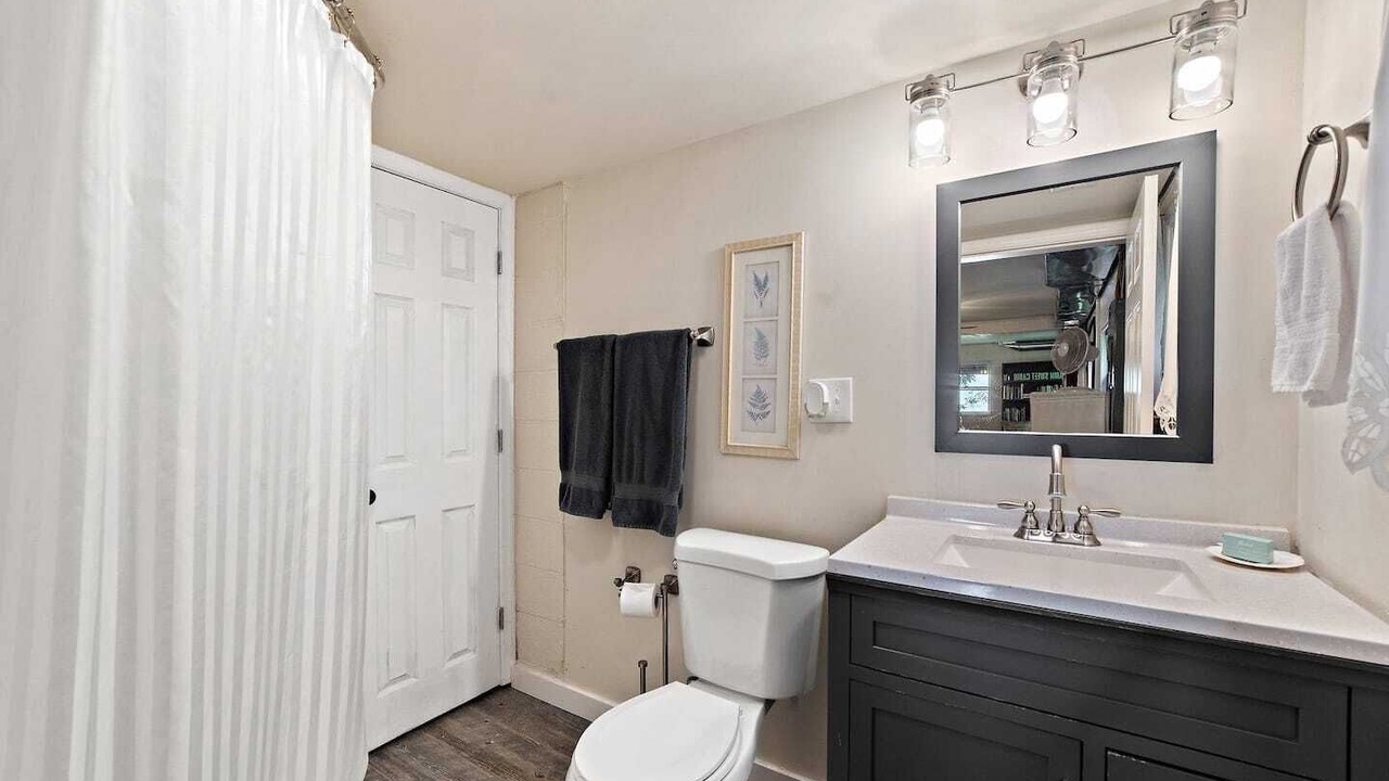 Photo of Bathroom in Kabletown