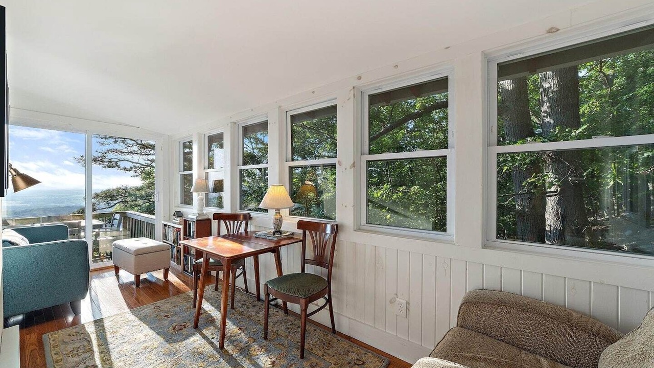 Photo of Livingroom in Kabletown