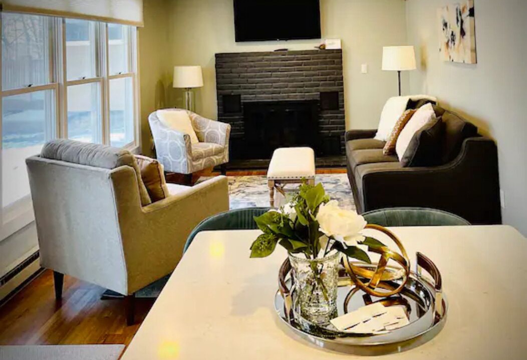 Photo of Livingroom in The Galena Territory