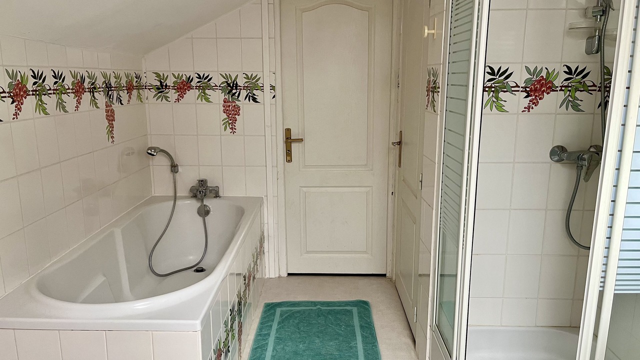 Photo of Bathroom in Pouylebon