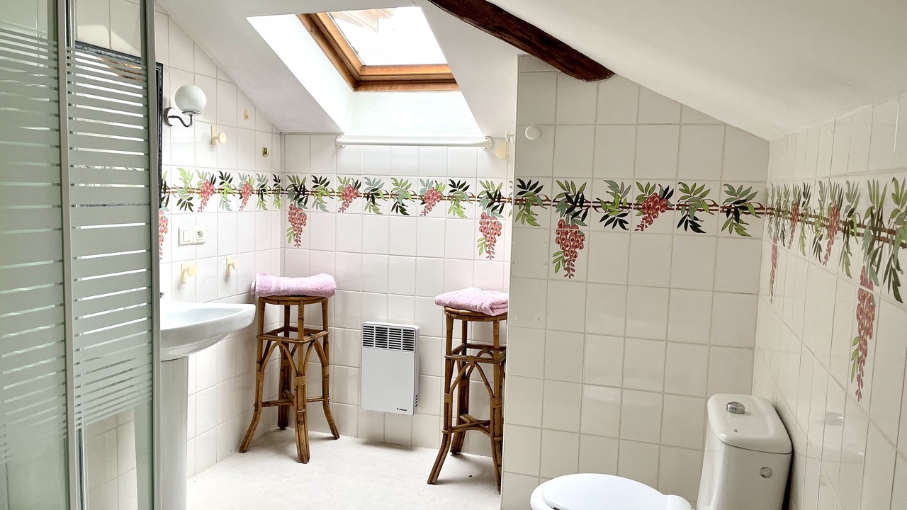 Photo of Bathroom in Pouylebon