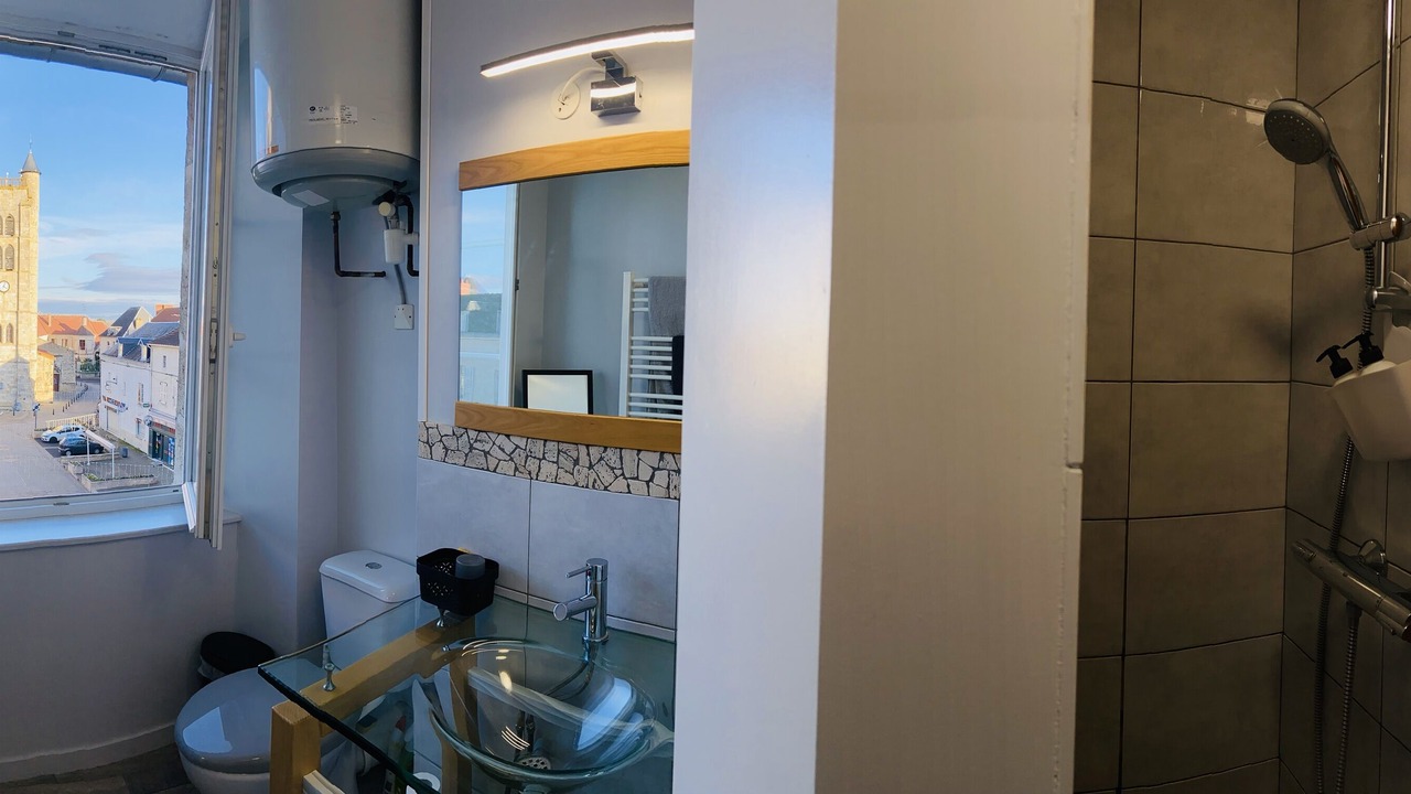 Photo of Bathroom in Gannat