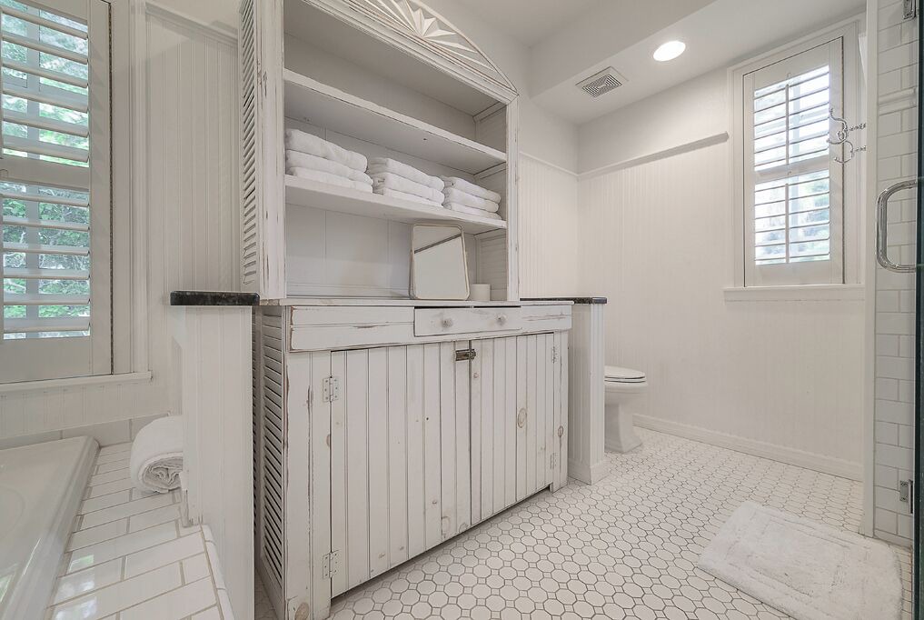 Photo of Bathroom in Harbor Hills