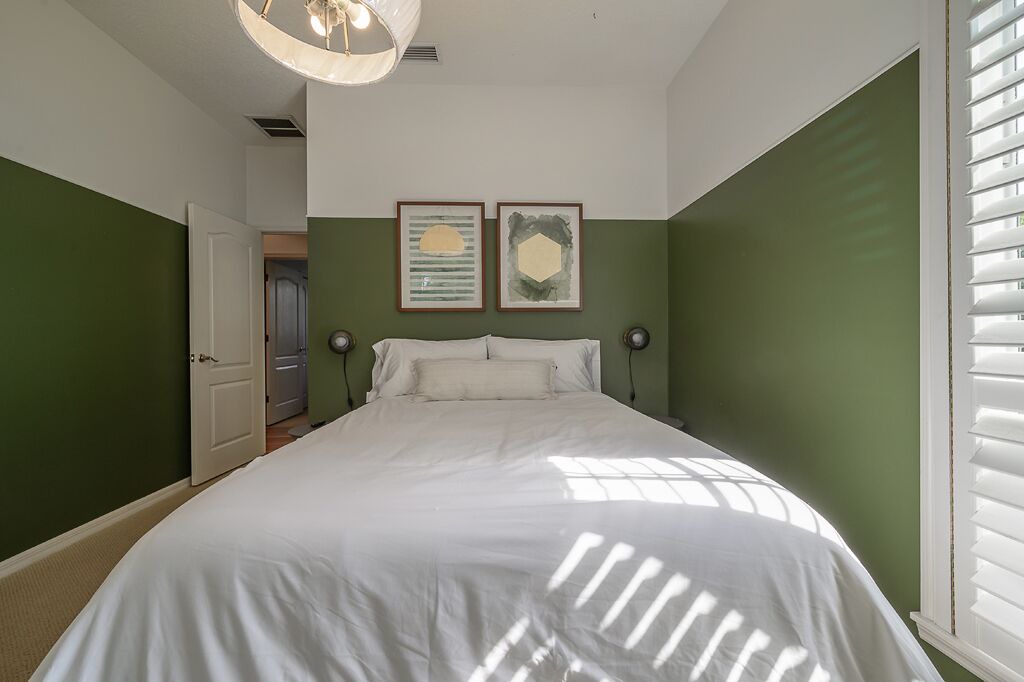 Photo of Bedroom in Harbor Hills