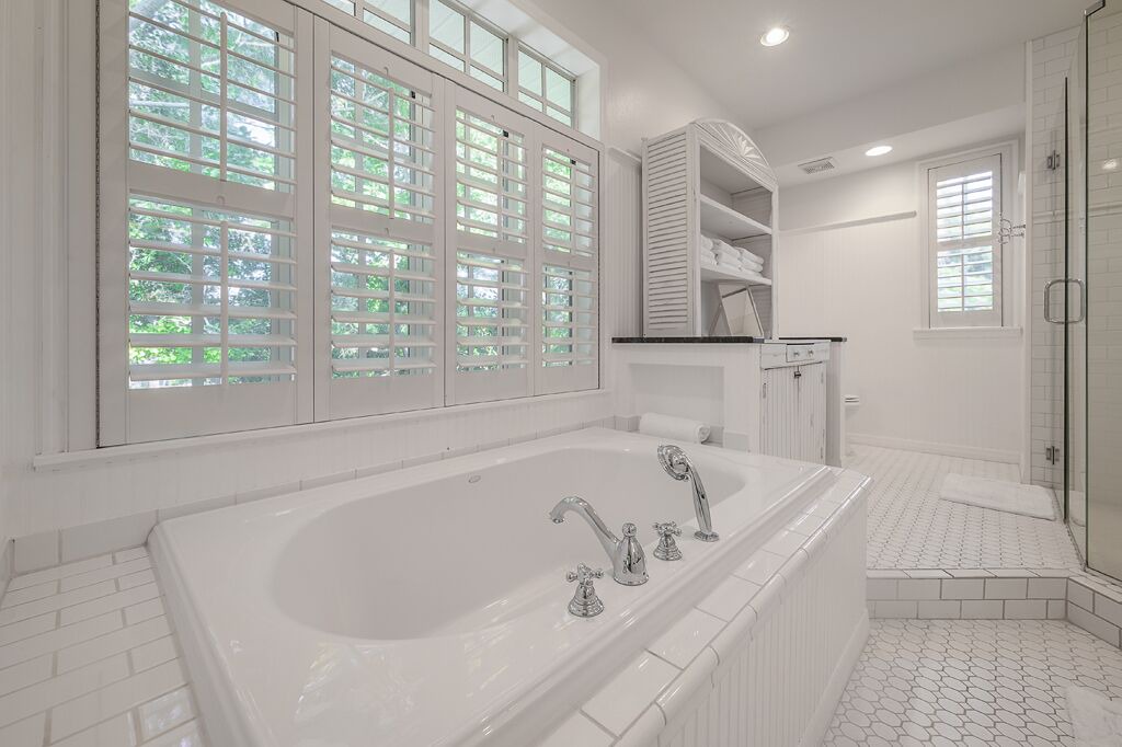 Photo of Bathroom in Harbor Hills