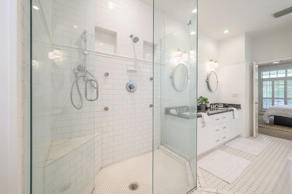 Photo of Bathroom in Harbor Hills