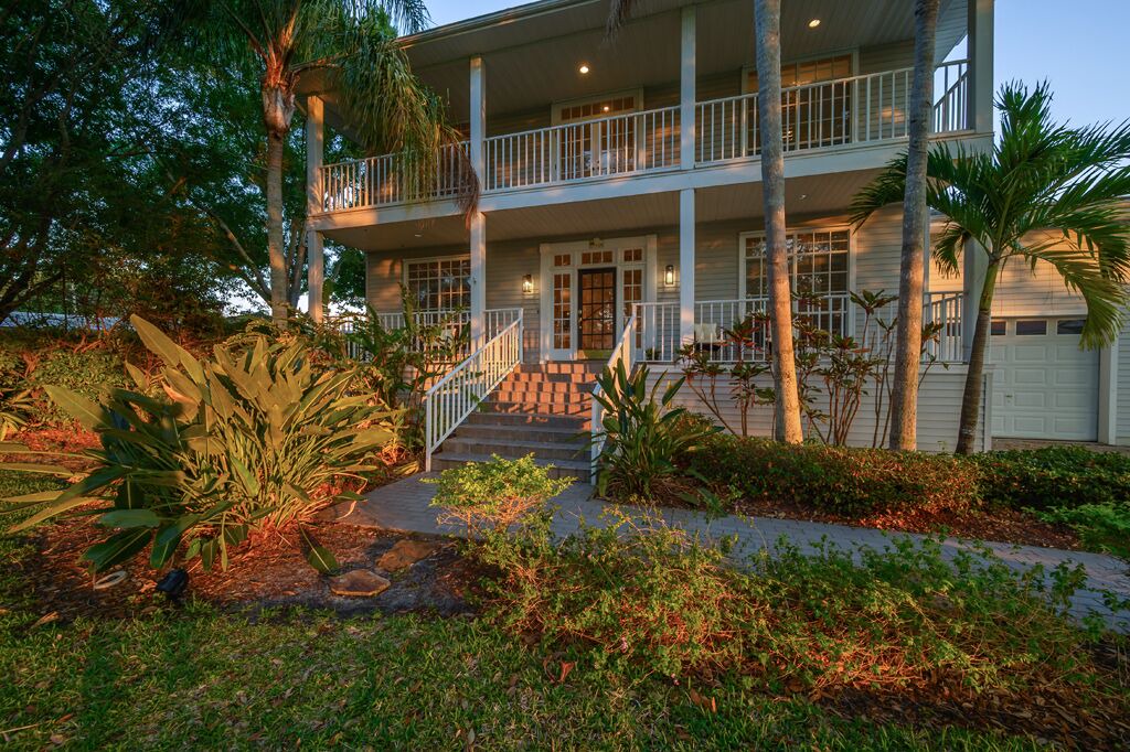 Photo of Outdoor in Harbor Hills