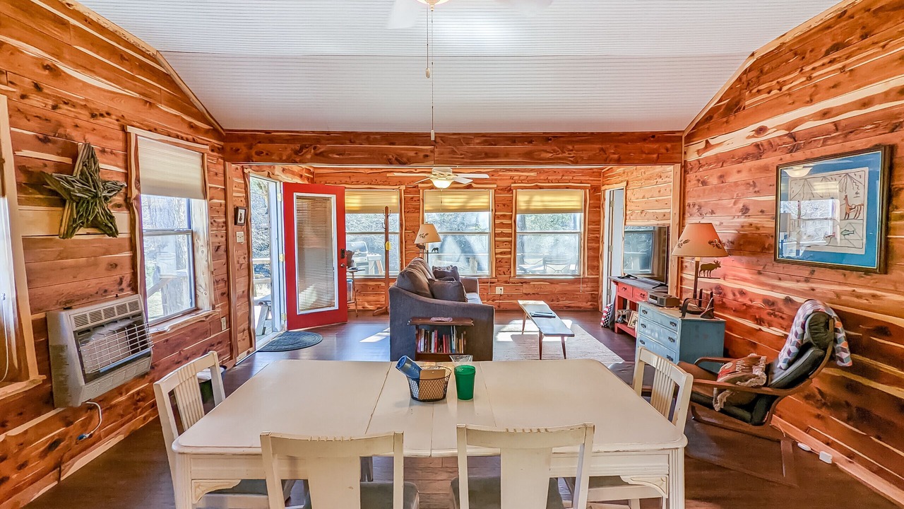 Photo of Livingroom in Boswell
