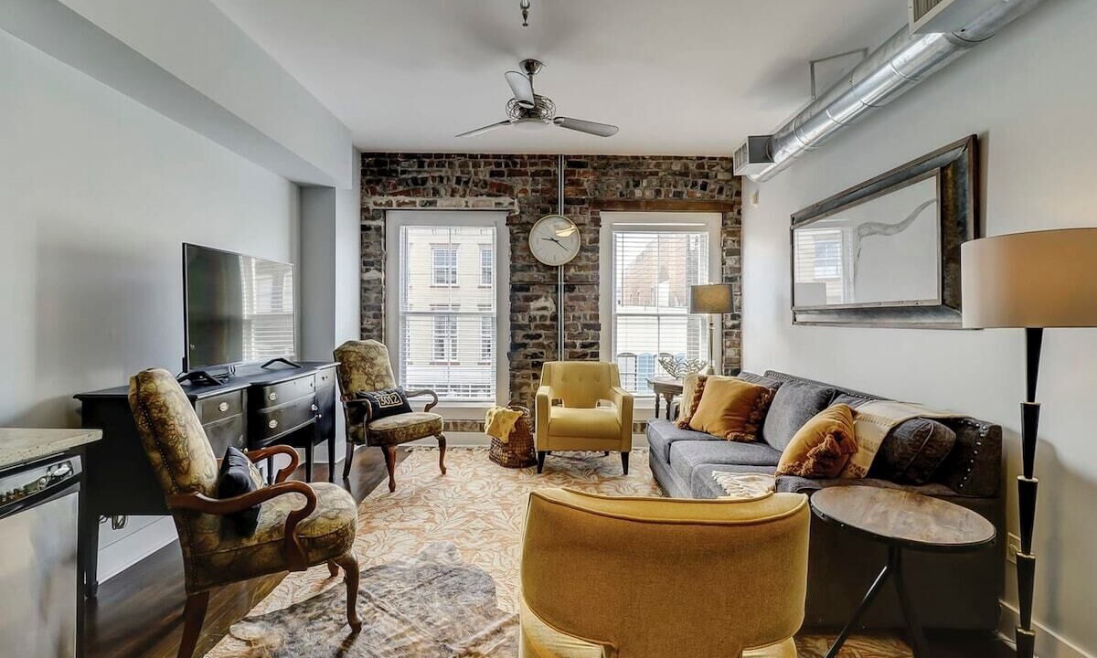 Photo of Bedroom in Historic District - North
