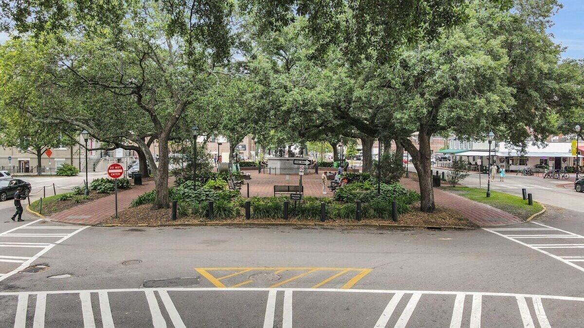 Photo of Others in Historic District - North