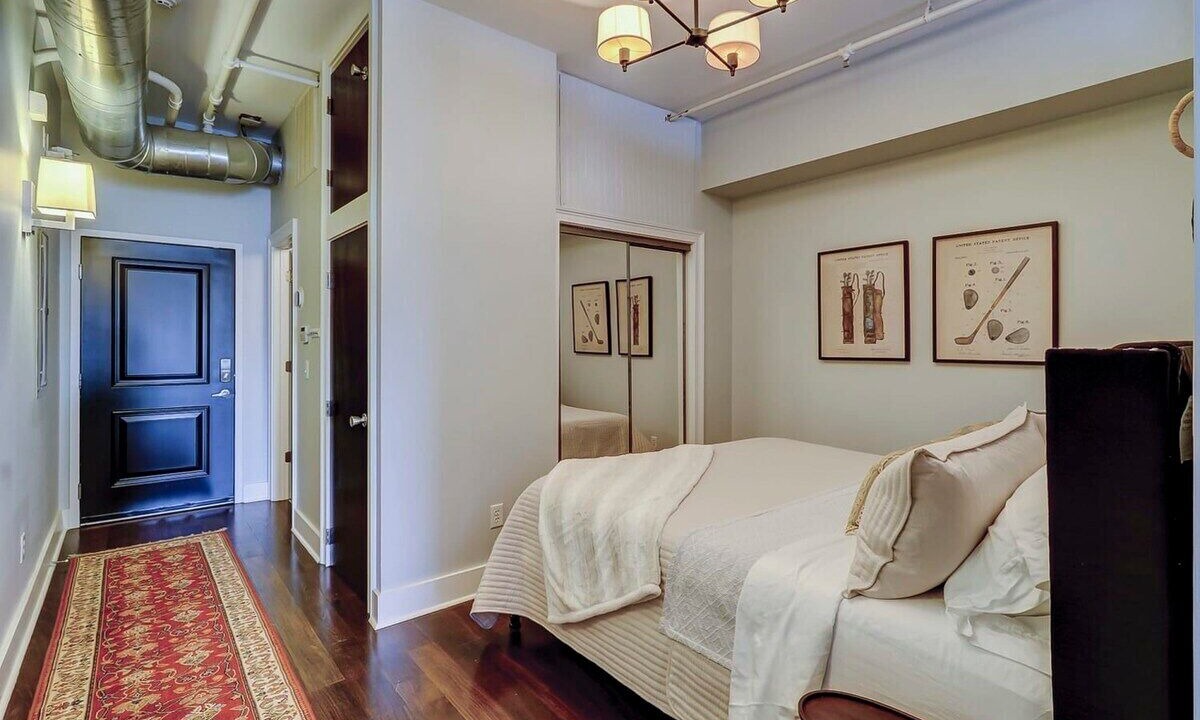 Photo of Others in Historic District - North