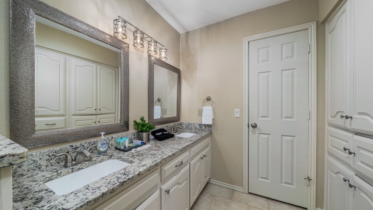 Photo of Bathroom in Hunters Glen