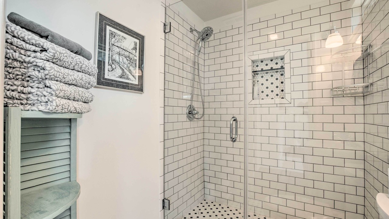 Photo of Bathroom in Dunean