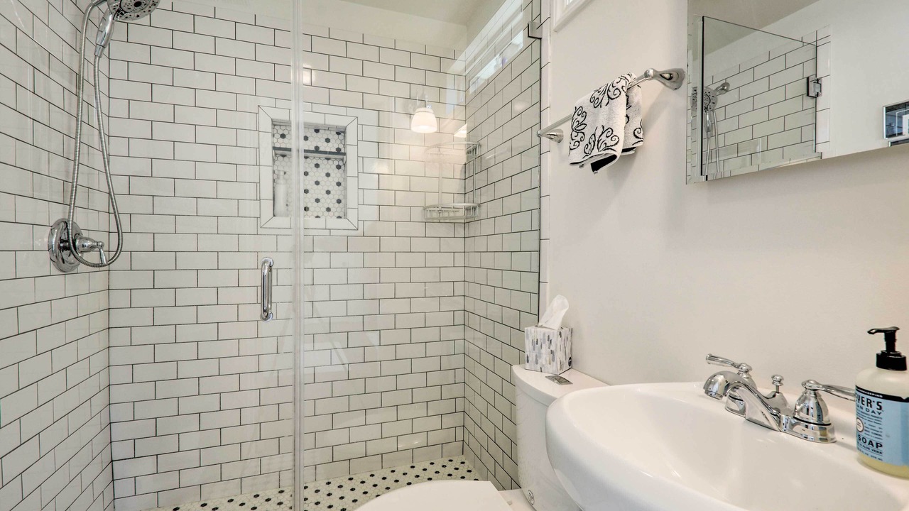 Photo of Bathroom in Dunean