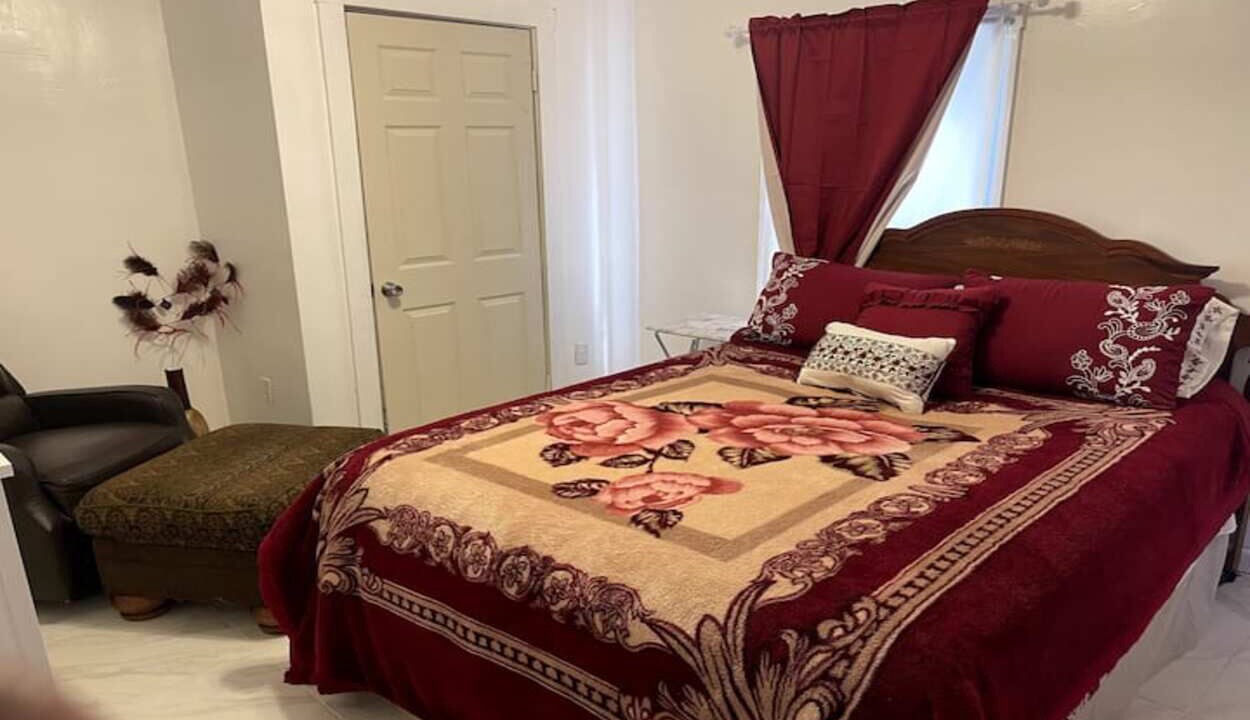 Photo of Bedroom in Hannibal
