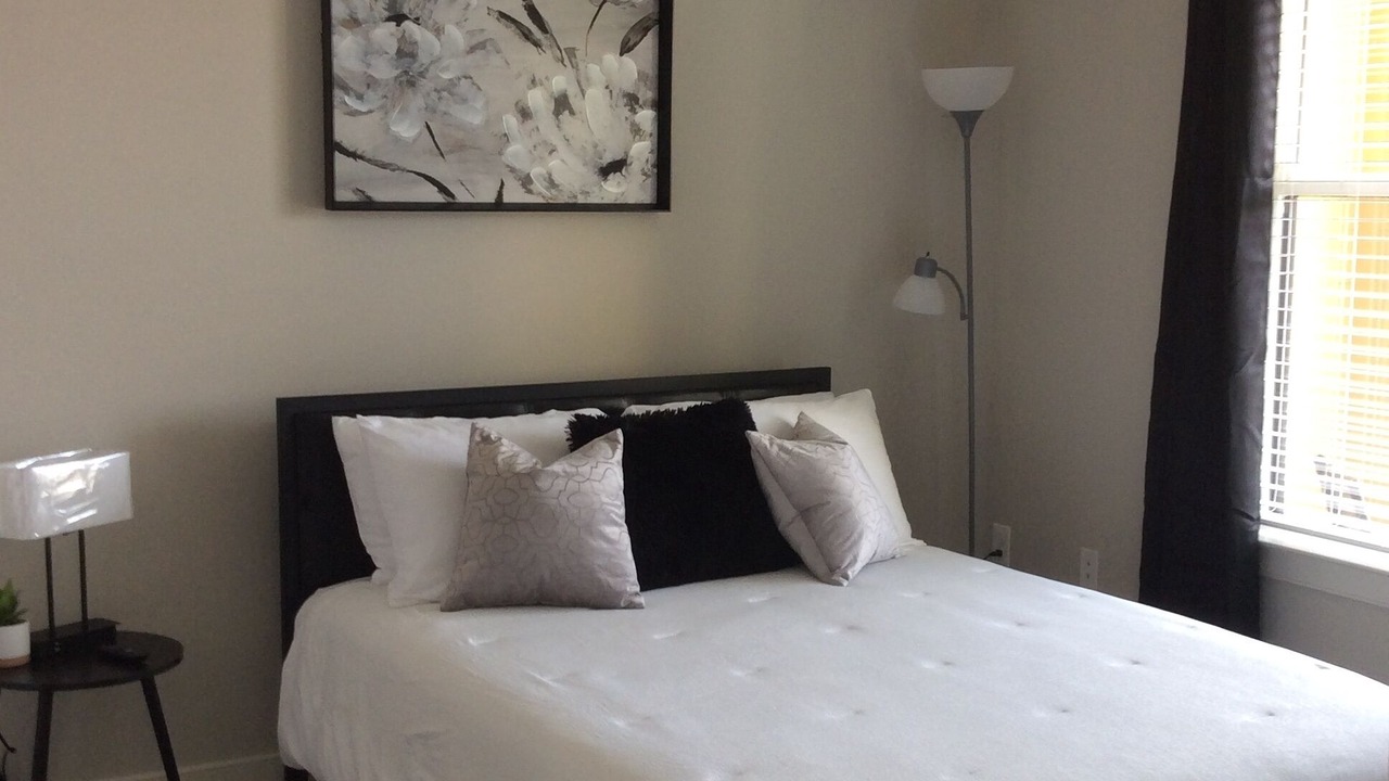 Photo of Bedroom in Downtown