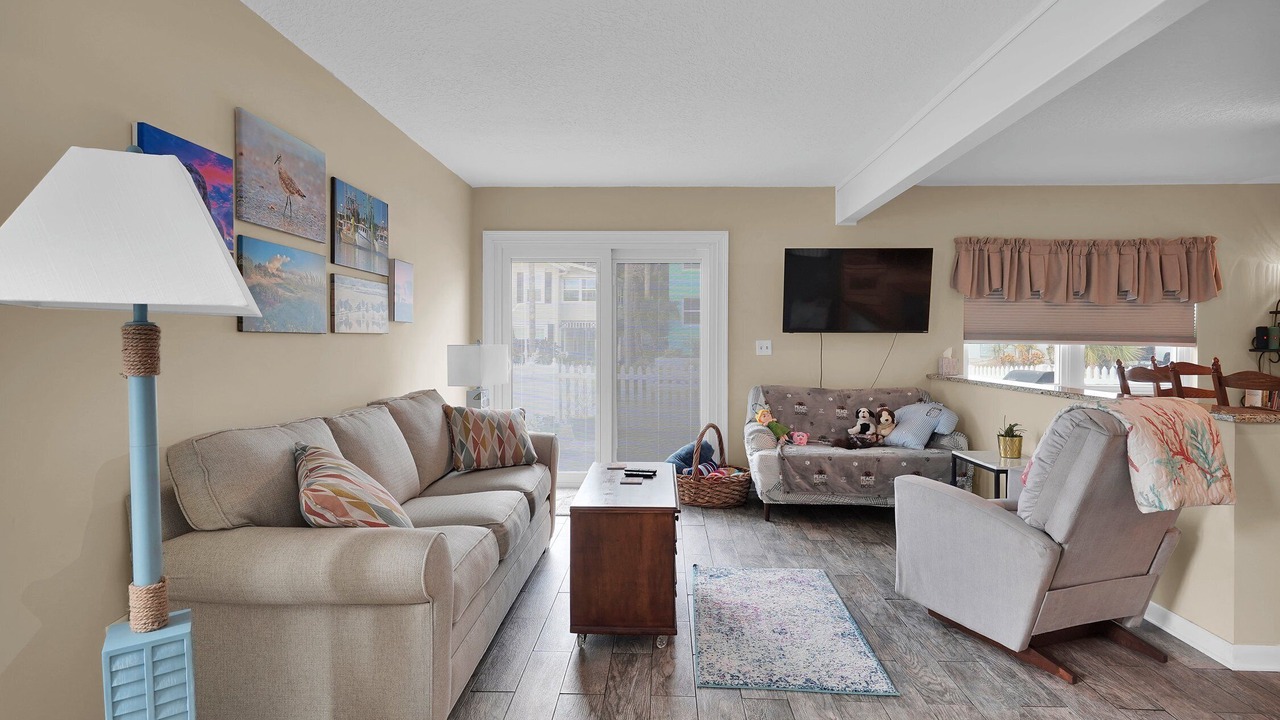 Photo of Livingroom in Jacksonville Beach