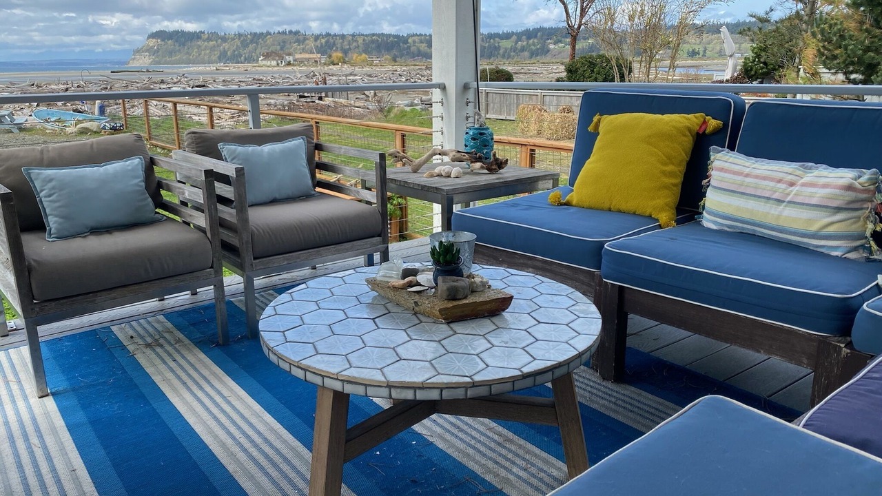 Photo of Others in Clinton