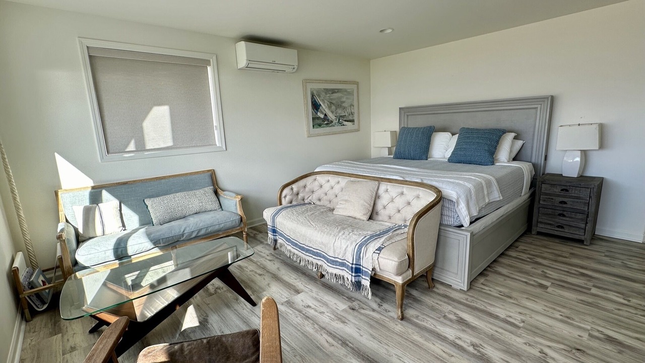 Photo of Bedroom in Clinton