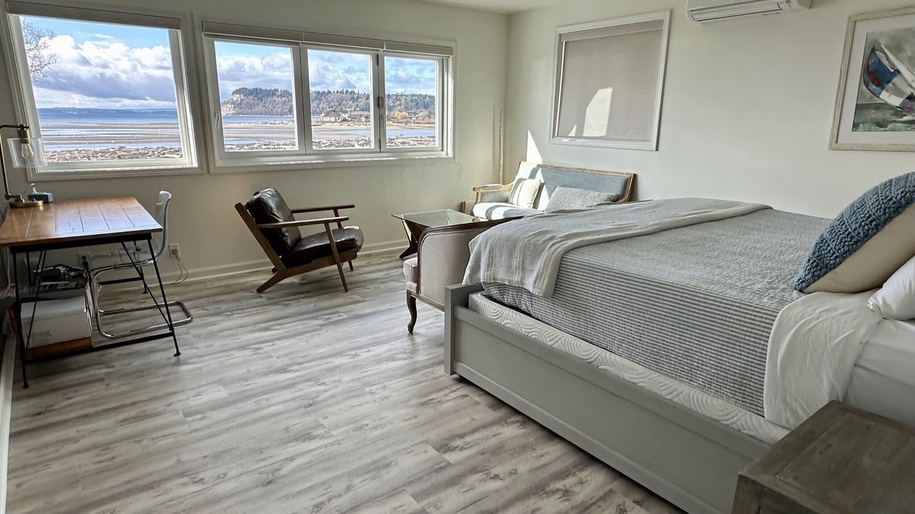 Photo of Others in Clinton