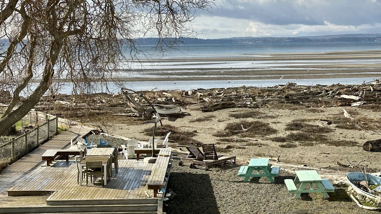 Photo of Others in Clinton