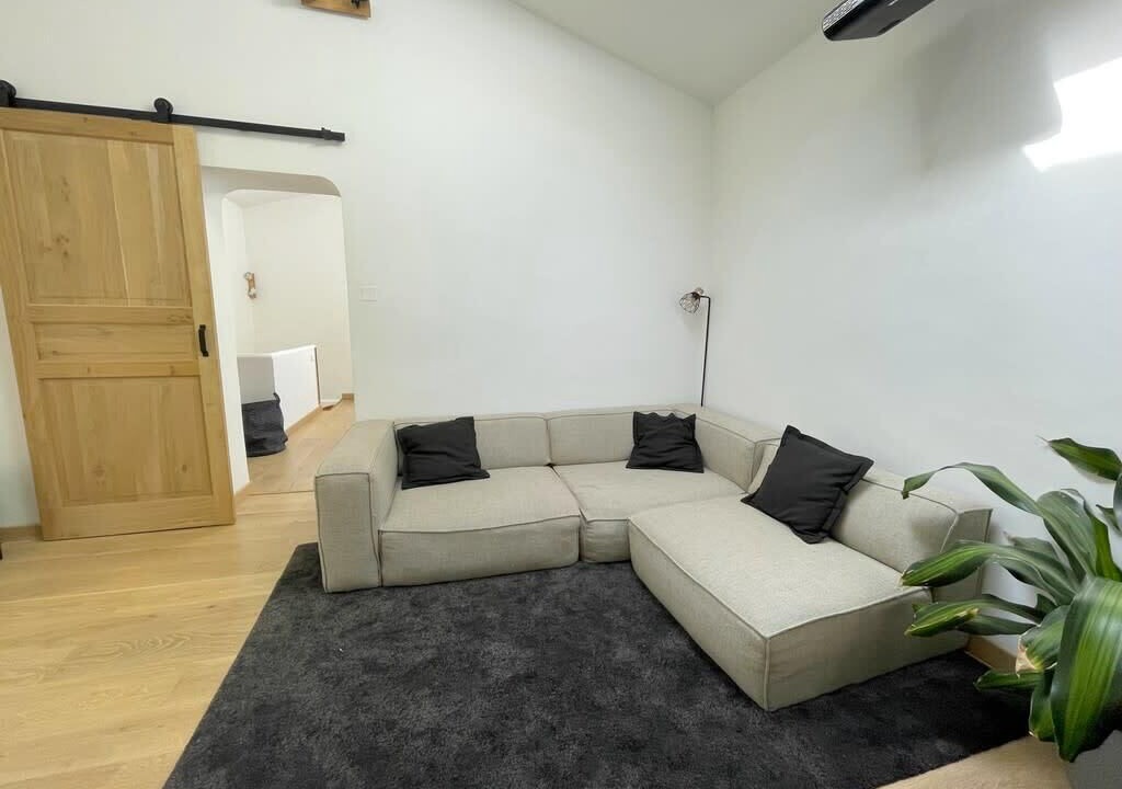 Photo of Livingroom in Lambesc