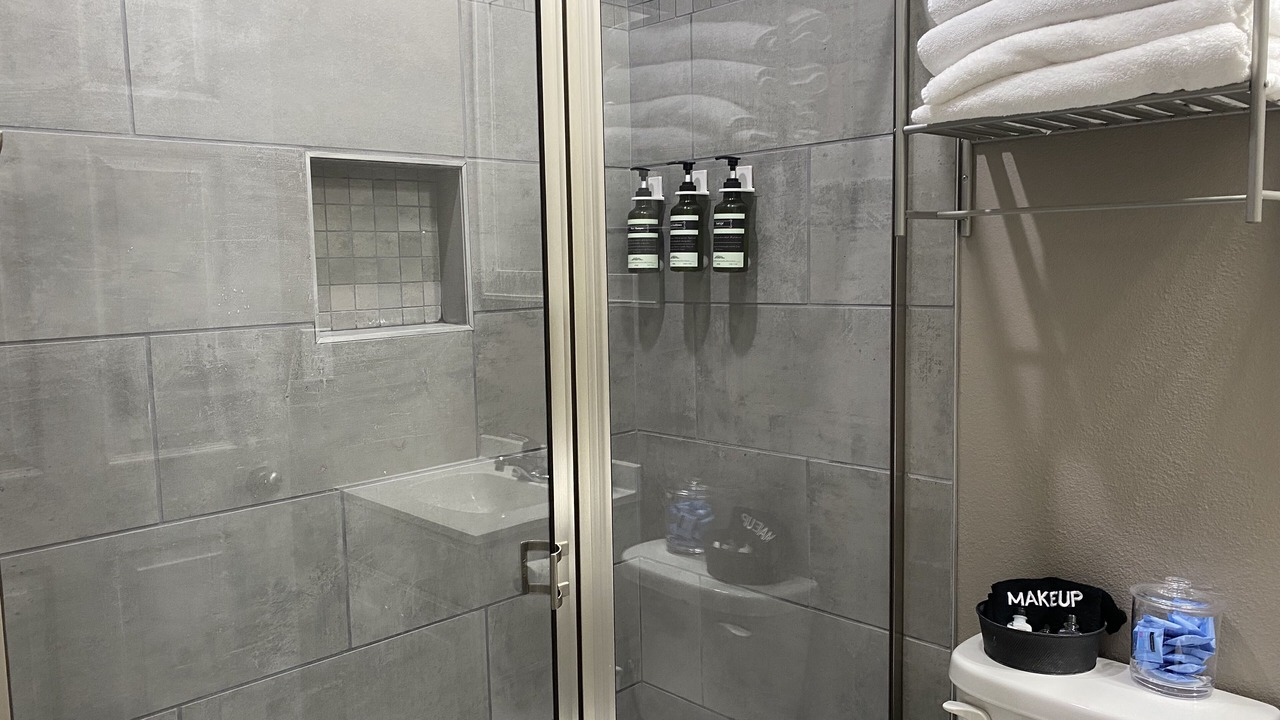 Photo of Bathroom in Brookeland