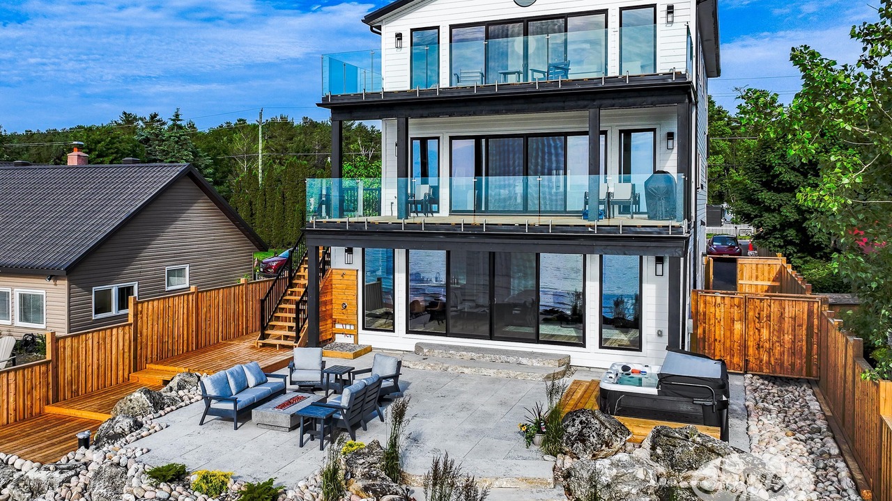 Photo of Outdoor in Tiny