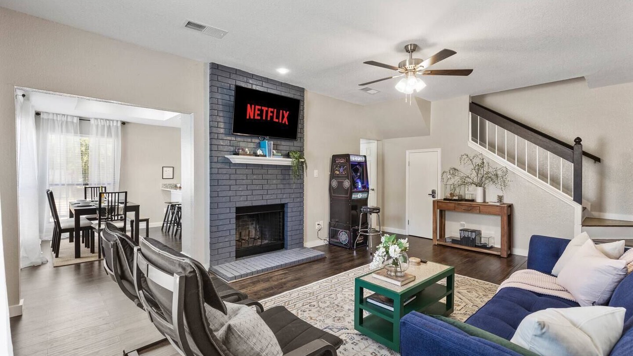 Photo of Livingroom in Euless