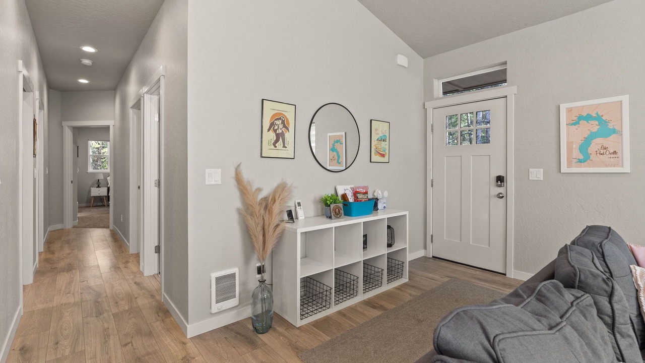Photo of Livingroom in Bayview