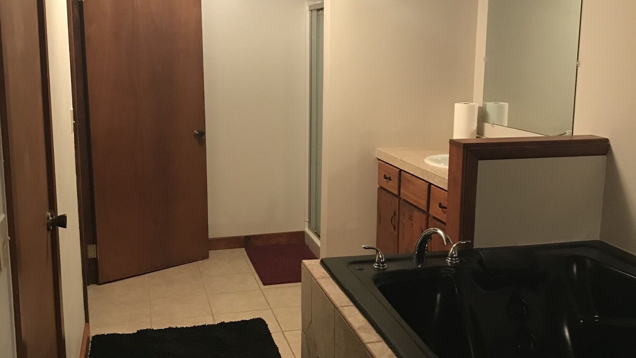 Photo of Bathroom in Longdale