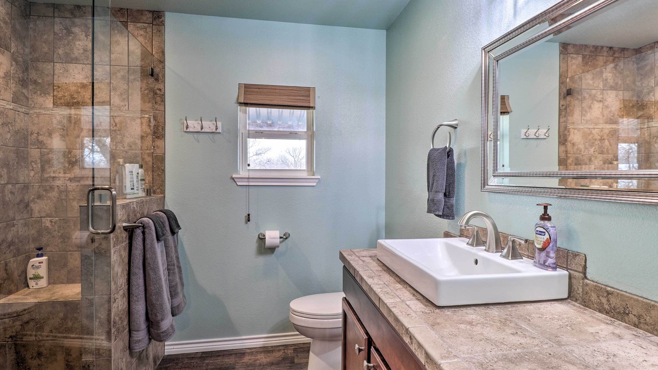 Photo of Bathroom in Tow