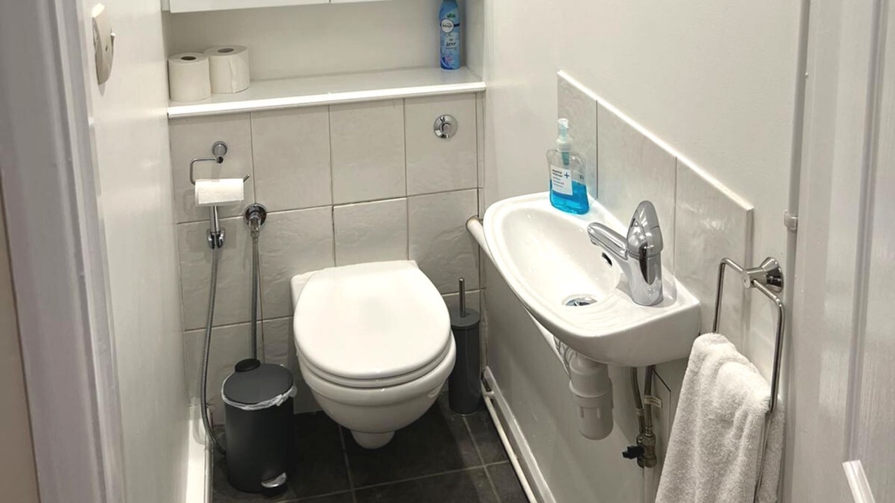 Photo of Bathroom in Canons