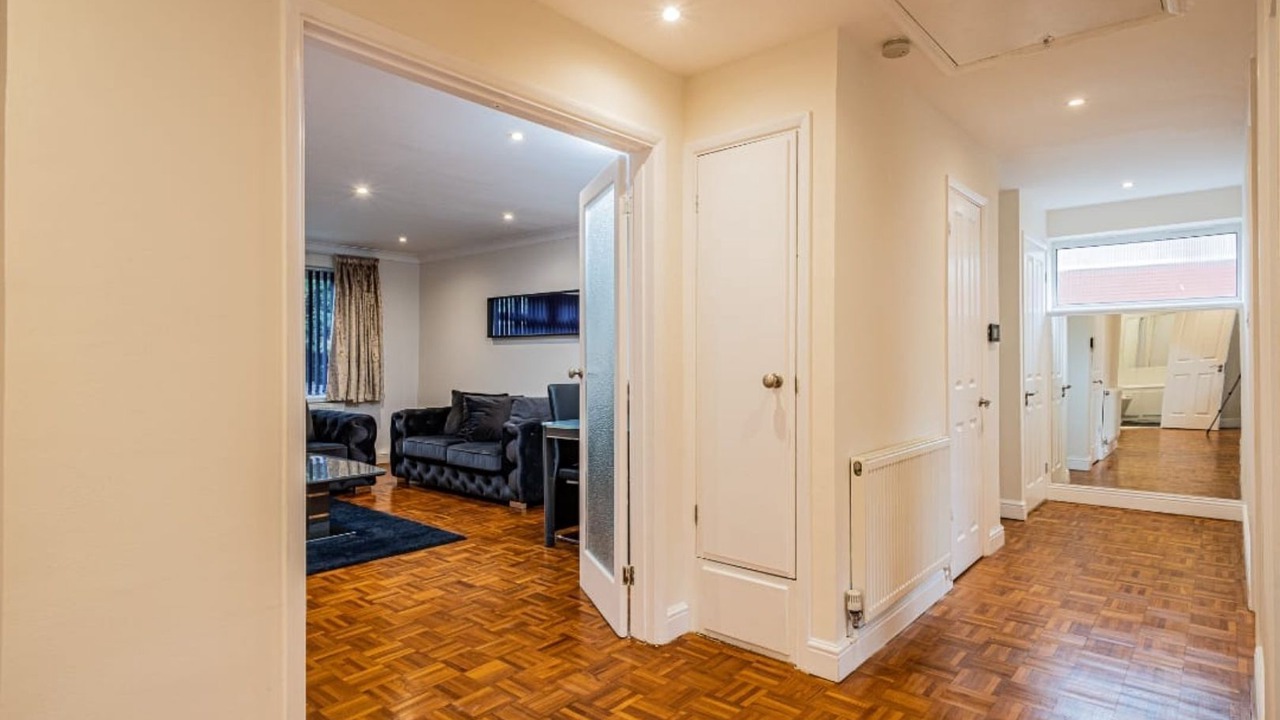 Photo of Livingroom in Canons