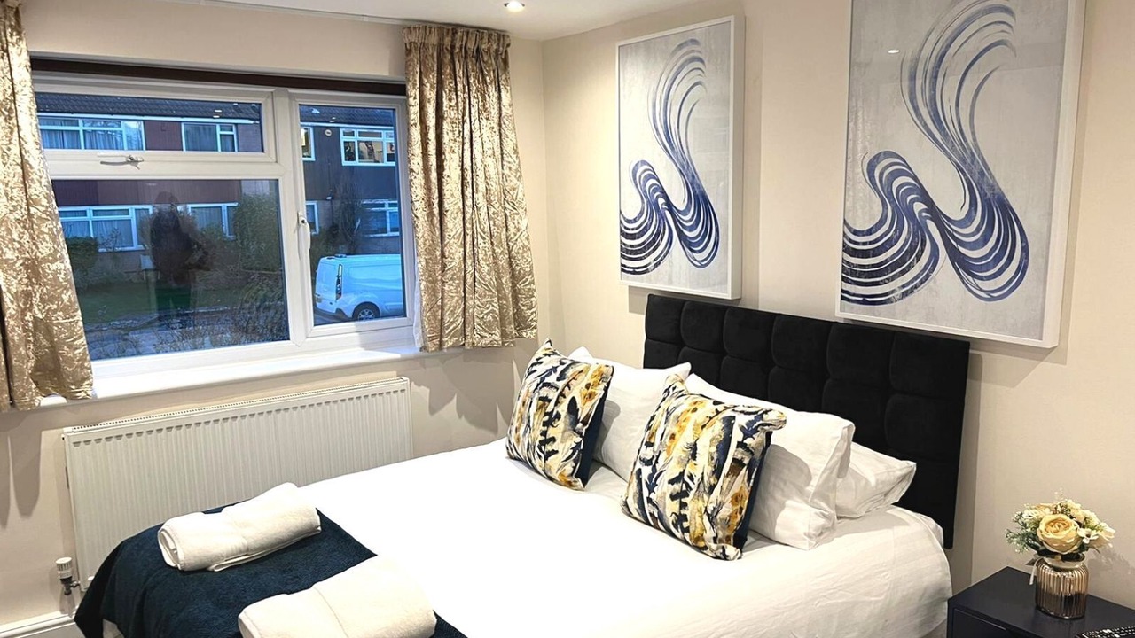 Photo of Bedroom in Canons