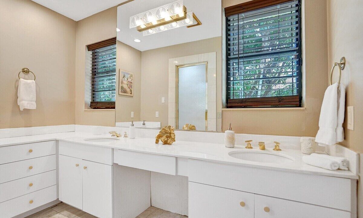 Photo of Bathroom in Survey Creek