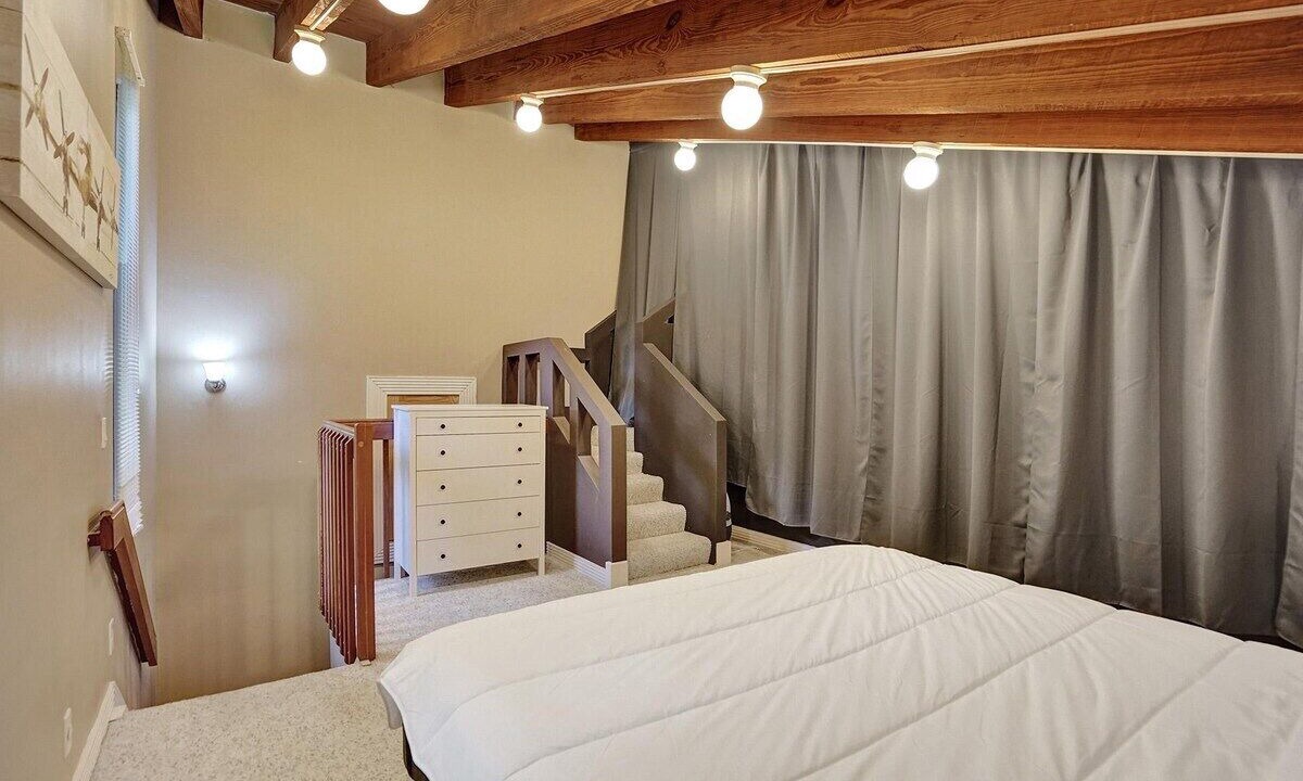 Photo of Bedroom in Survey Creek