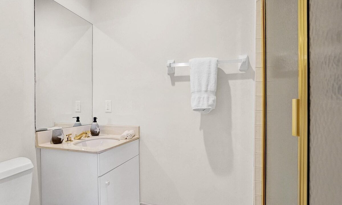 Photo of Bathroom in Survey Creek