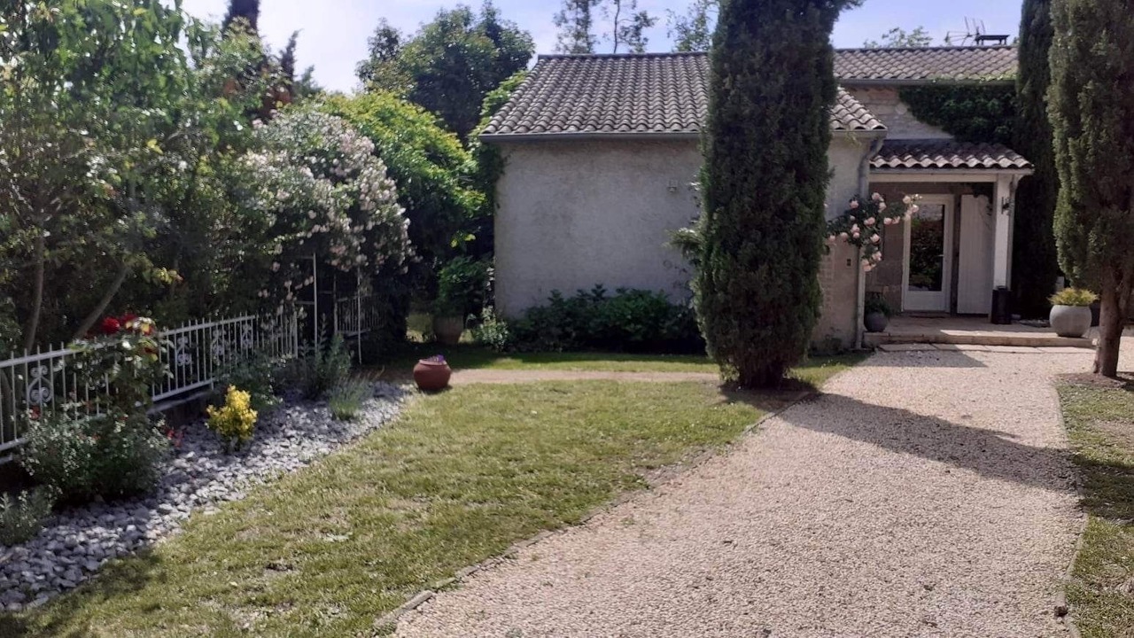 Photo of Outdoor in Berrias-et-Casteljau