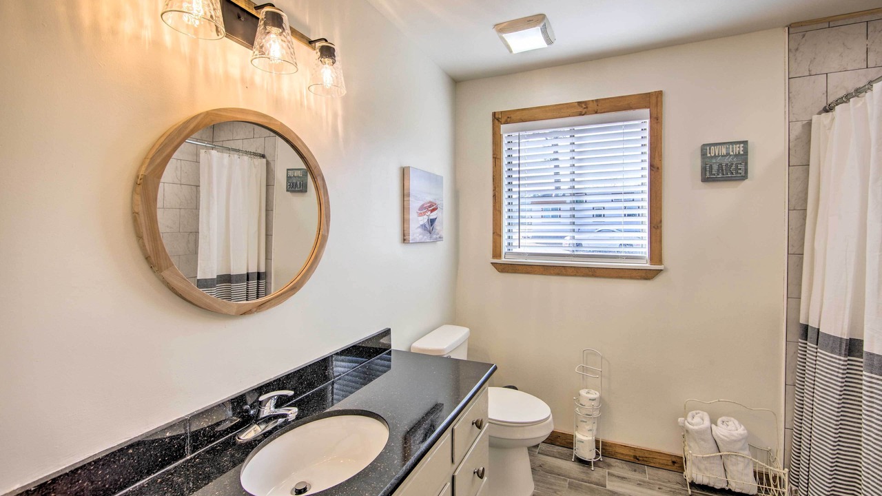 Photo of Bathroom in Lone Star