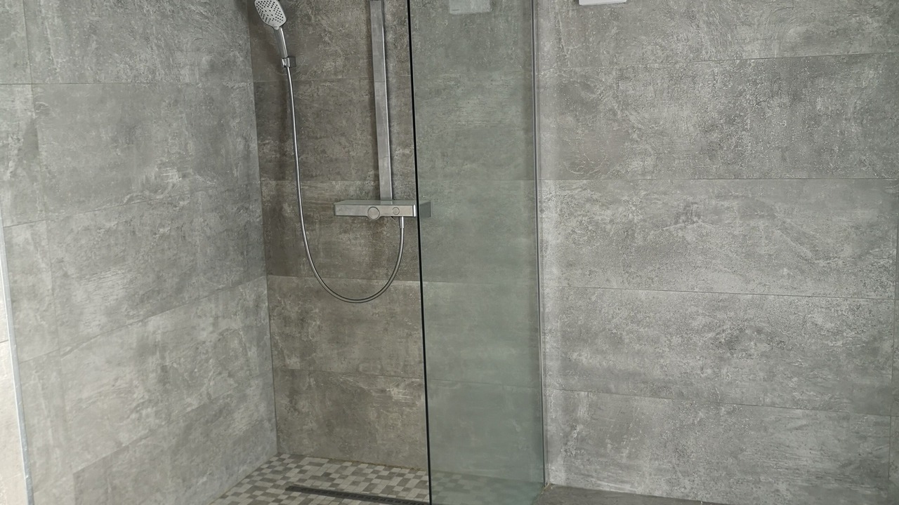 Photo of Bathroom in Saint-Genis
