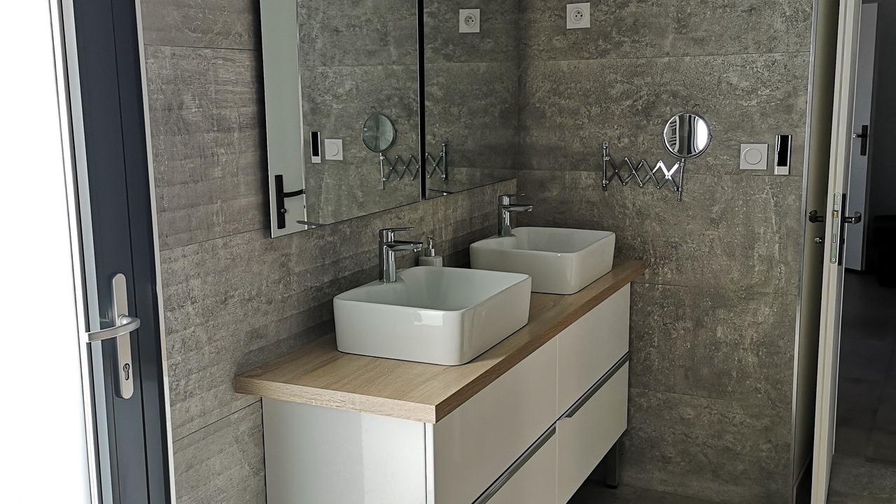 Photo of Bathroom in Saint-Genis