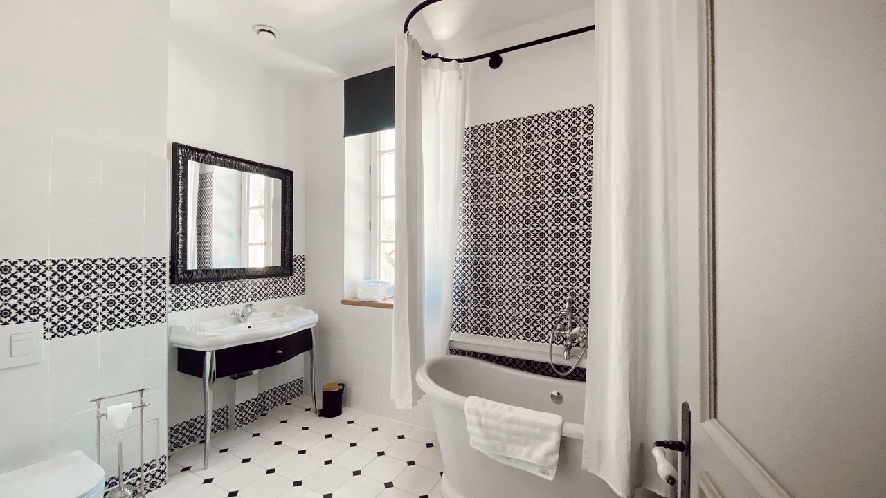 Photo of Bathroom in Savigny-les-Beaune