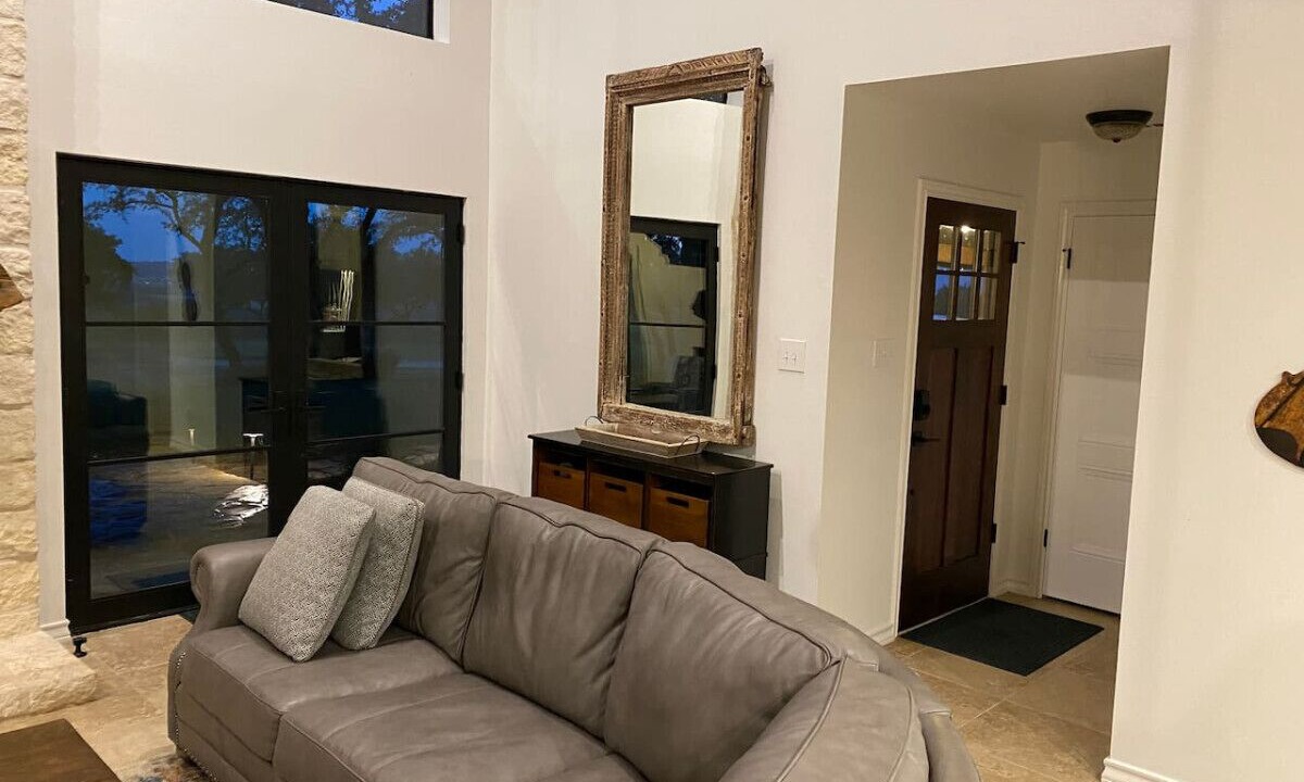 Photo of Livingroom in Dripping Springs