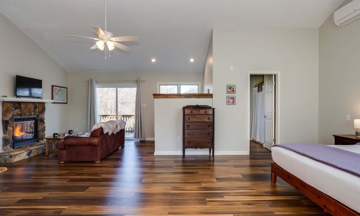 Photo of Bedroom in Montebello