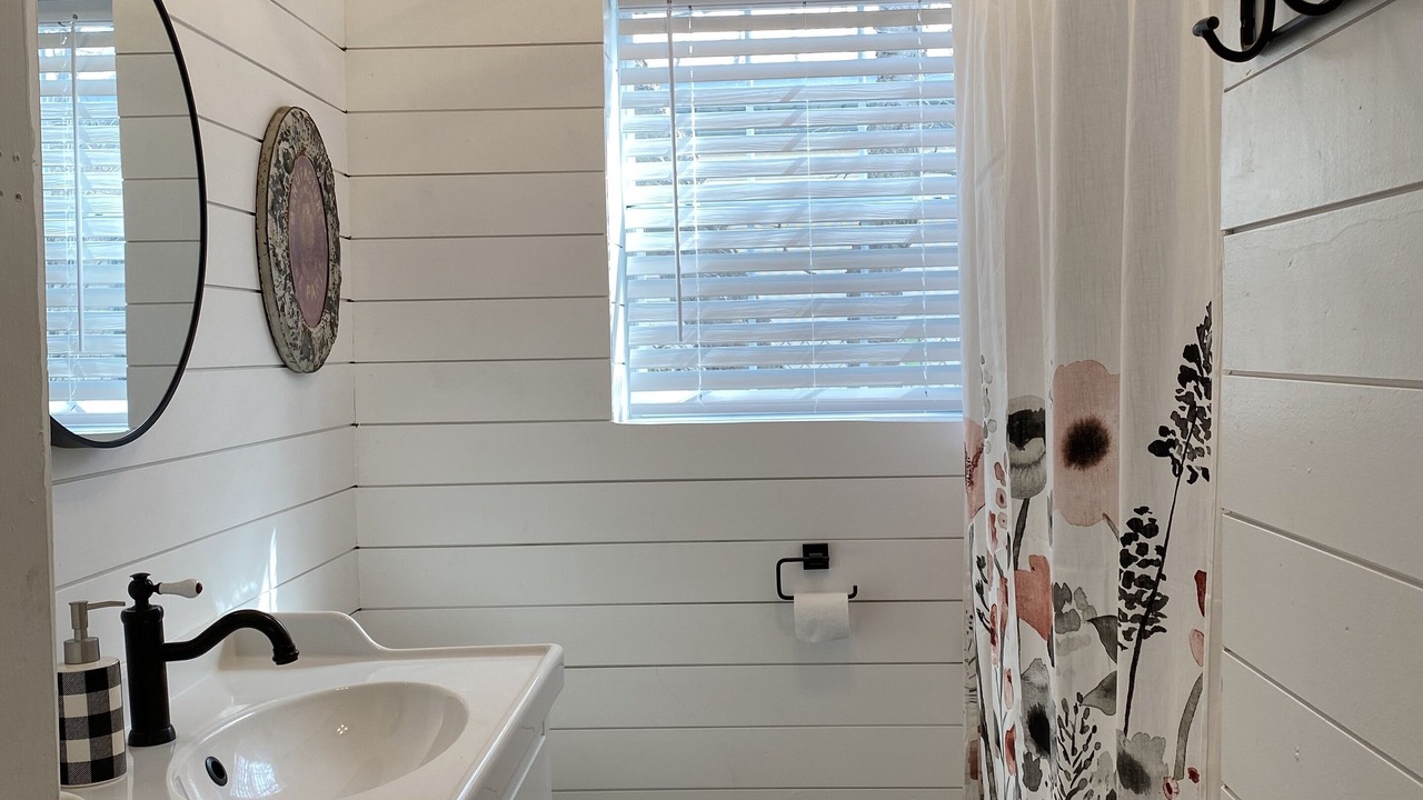 Photo of Bathroom in Coleman