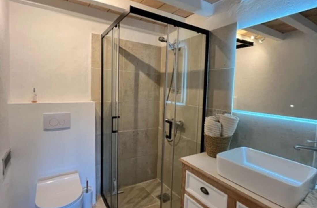 Photo of Bathroom in Meynes