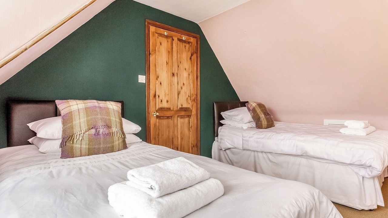 Photo of Others in Tain