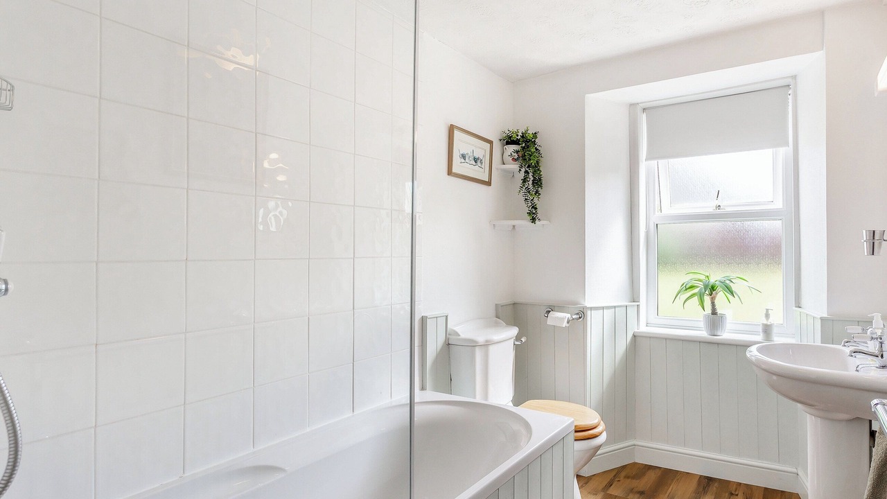 Photo of Bathroom in Tain